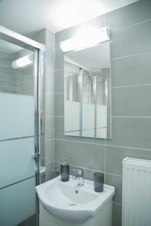 Apartamento Cozy Renovated Flat In Koukaki Atenas Exterior foto